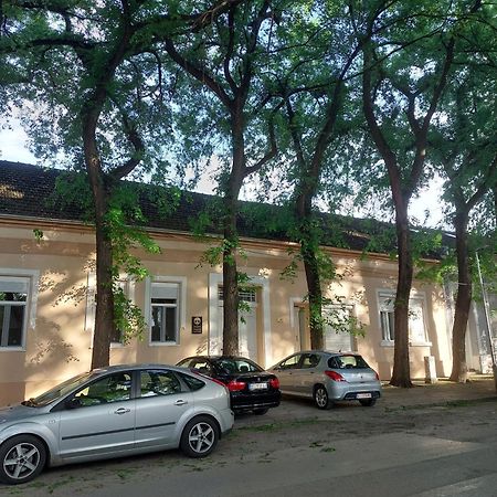 Cudesni Drvored Kikinda Exterior foto